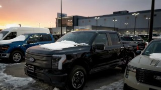 福特进军人工智能数据中心供电领域，折射全球车企转型迷茫