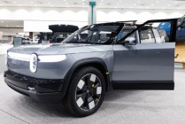 优步将向Rivian投资12.5亿美元 合作推出5万辆无人驾驶出租车