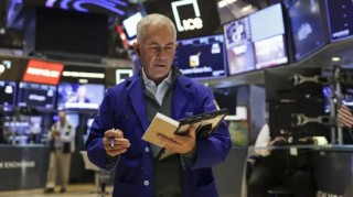 午盘：美股涨跌不一 道指小幅下滑