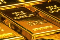 金价崩了！单日狂泻8%，全年涨幅归零，抄底时间到了？多家上市公司回应！