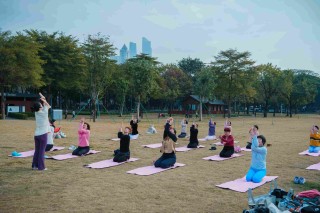 一场专为银龄设计的瑜伽毕业礼：在简橙，学习有终点，成长无尽头