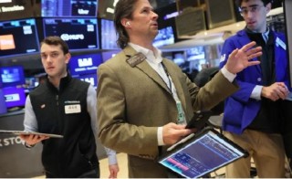 盘前：纳指期货跌0.66% 金价大幅走高