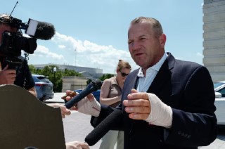 美国联邦众议员特洛伊・内尔斯宣布退休