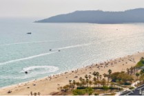 【申万宏源研究春节见闻】旅居热与跨境潮：从惠州滨海到香港街头的春节轨迹