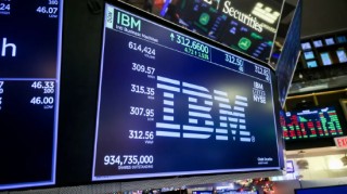 IBM成AI最新受害者！受Anthropic编程语言威胁，股价暴跌11%