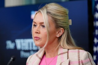 白宫称对伊军事行动将持续至军事目标完全实现