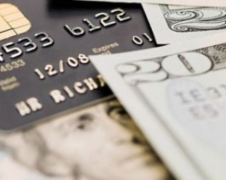 银行“黄金ETF”与实物黄金哪个更划算？