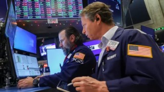 午盘：美股走高道指涨逾700点 能源板块普涨