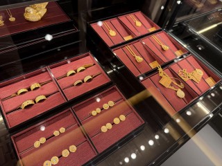 一小时等不来一位客人、知名金店锐减数百网点：黄金“开店就能赚”的时代结束了