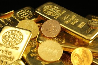 如何判断黄金市场的超卖现象？这种判断对投资时机有何指导意义？