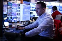 早盘：美股继续下滑 纳指下跌1.1%