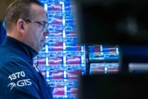 早盘：美股走低 道指下跌逾200点