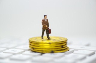 牛市初期适合配置哪些基金？