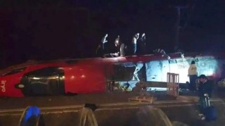 已致39死170伤，西班牙突发高铁脱轨相撞重大事故，轨道刚换新，首相：深切悲痛