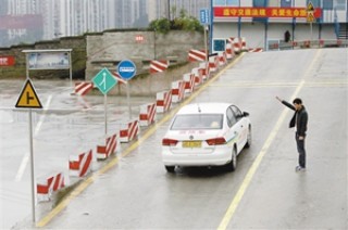 如何选择合适的驾校？南京中北驾校有哪些优势与不足？