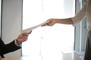 如何购买社区医疗保险？购买保险的步骤和要点是什么？