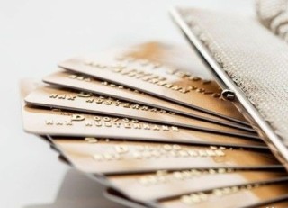 如何设置更安全的账户登录密码？