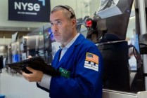 开盘：美股周三高开 原油价格飙升后回落