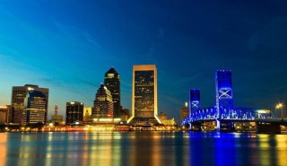 购房时首付比例最低是多少？