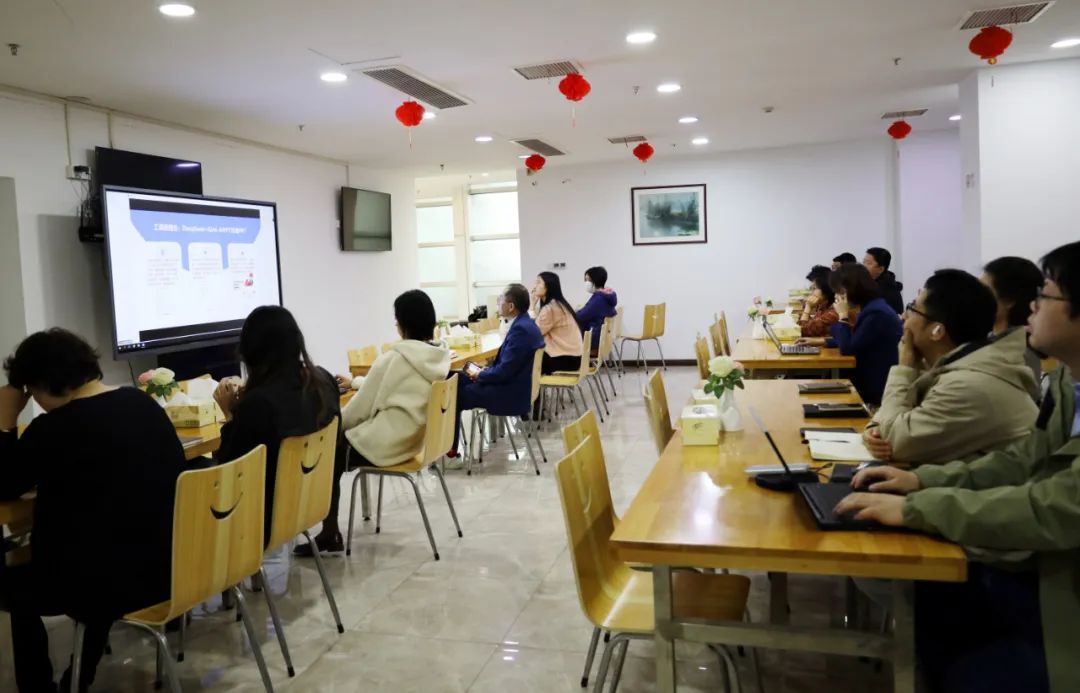 申华控股成功举办AI前沿应用实战培训会  第3张