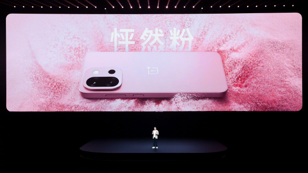 「小屏大魔王」一加 13T 正式发布 国补后 2899 元起 第3张 「小屏大魔王」一加 13T 正式发布 国补后 2899 元起 第3张