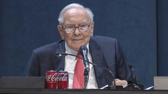 巴菲特要求董事会在年底任命阿贝尔为伯克希尔CEO  第1张