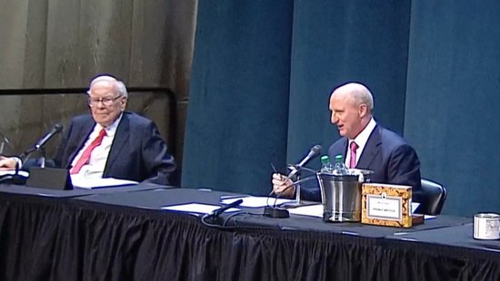 重磅！2025巴菲特股东大会问答一览：贸易不应成为武器 市场波动实属常态 突然宣布年底卸任CEO  第3张