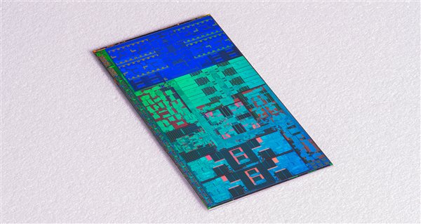 近1.5亿像素!Intel Lunar Lake处理器超高清内核照 第9张 近1.5亿像素!Intel Lunar Lake处理器超高清内核照 第9张