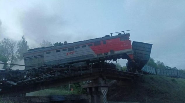 24小时内第二座 俄罗斯又一桥梁坍塌 第1张 24小时内第二座 俄罗斯又一桥梁坍塌 第1张