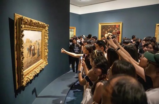 上海“消费第一城”实锤！多组数据揭秘：买走全国30%化妆品，“即买即退”销售额暴增21倍  第3张