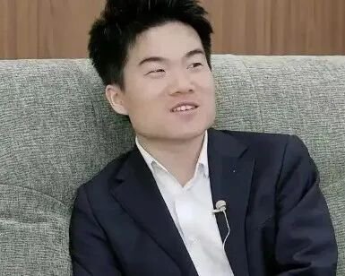 董宇辉带货沙发被疑“代工”，顾家家居回应！此前一场直播成交额破亿…  第1张