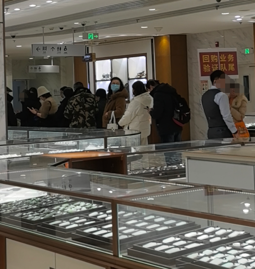 “坑” 还是 “桥”？黄金史诗级震荡，折射投资众生相  第1张