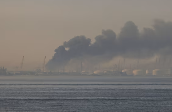 伊朗袭击阿联酋设施与地标,迪拜港口起火 第1张 伊朗袭击阿联酋设施与地标,迪拜港口起火 第1张