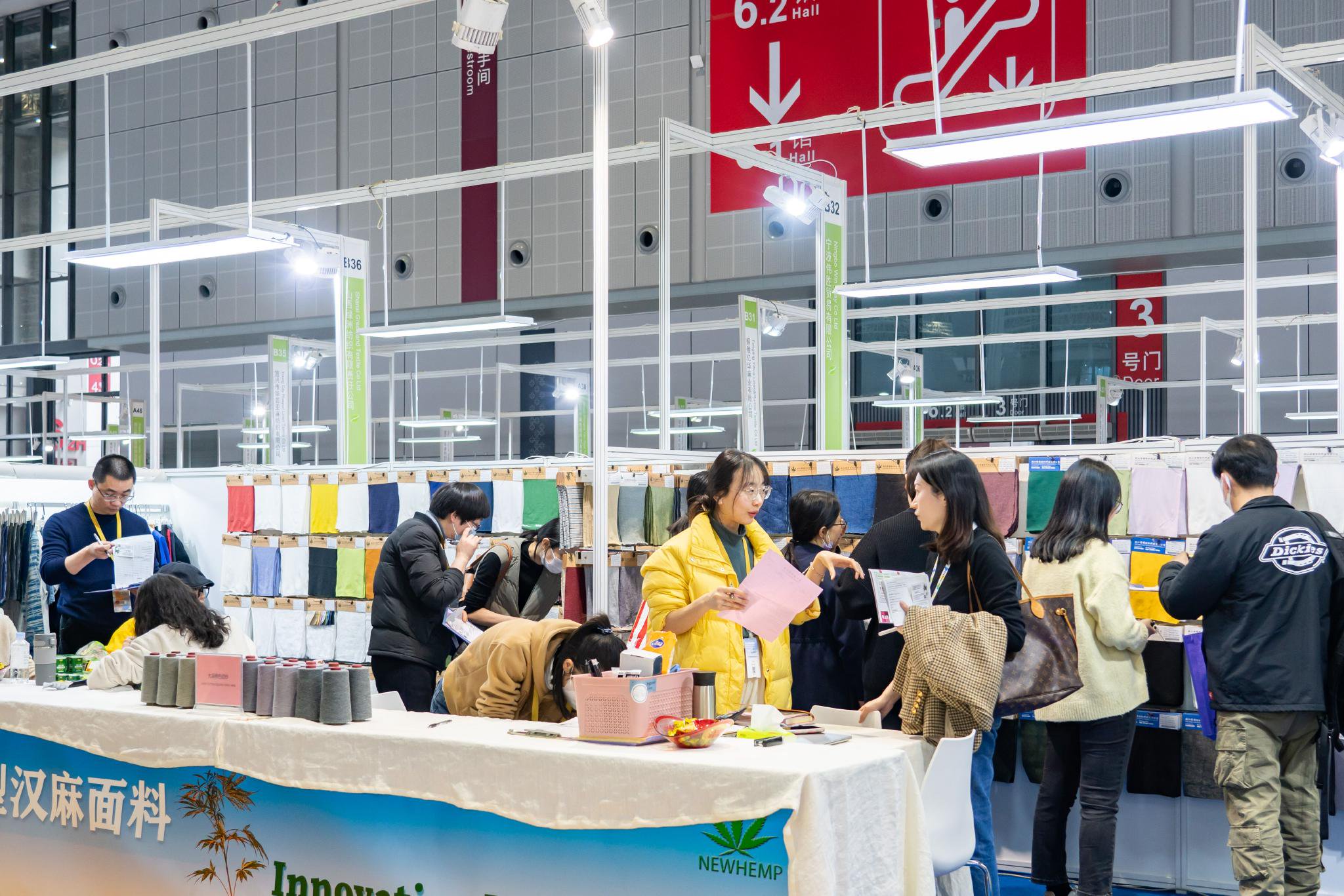 油价上涨，冲锋衣可能更贵  第4张