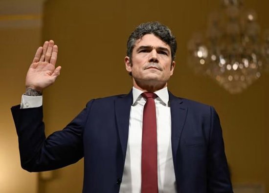 美高官刚因反对伊朗战争辞职，就被曝遭FBI调查  第1张