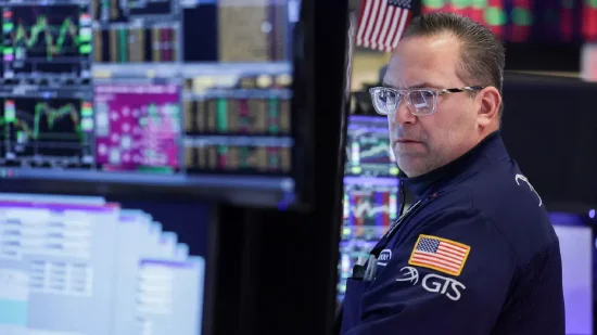 午盘:美股继续下滑 道指下跌200点 第1张 午盘:美股继续下滑 道指下跌200点 第1张