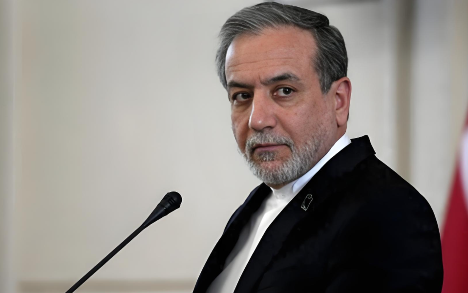 伊朗外长：美国必须在停火和“继续战争”间做出选择  第1张